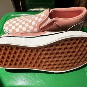 Brand new w/o box, light pink Vans.